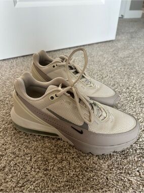 Nike Men’s Neutral Beige/Taupe Low-Top Athletic Sneakers